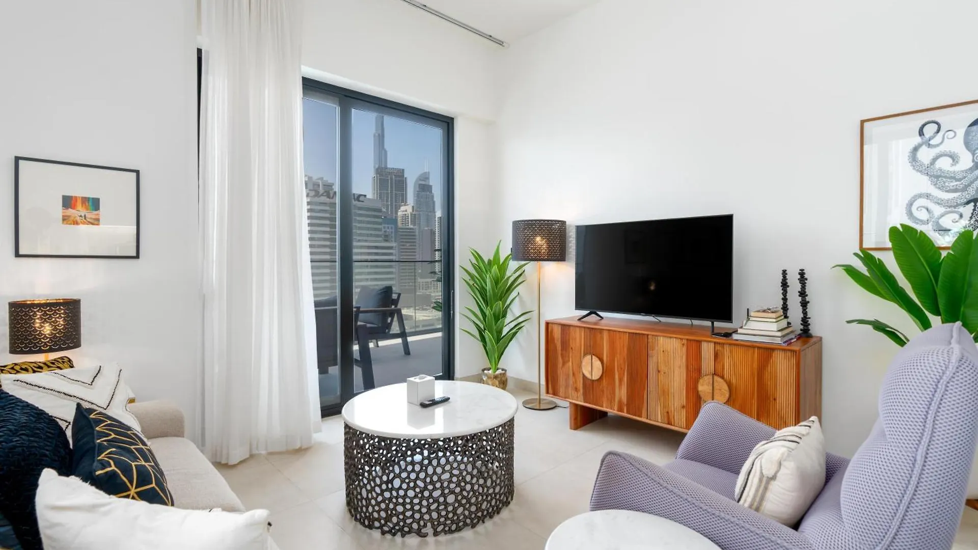 Stunning 2Bd Apartment Business Bay Dubai