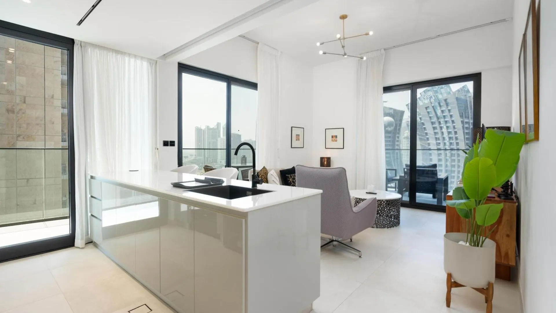 Stunning 2Bd Apartment Business Bay Dubai