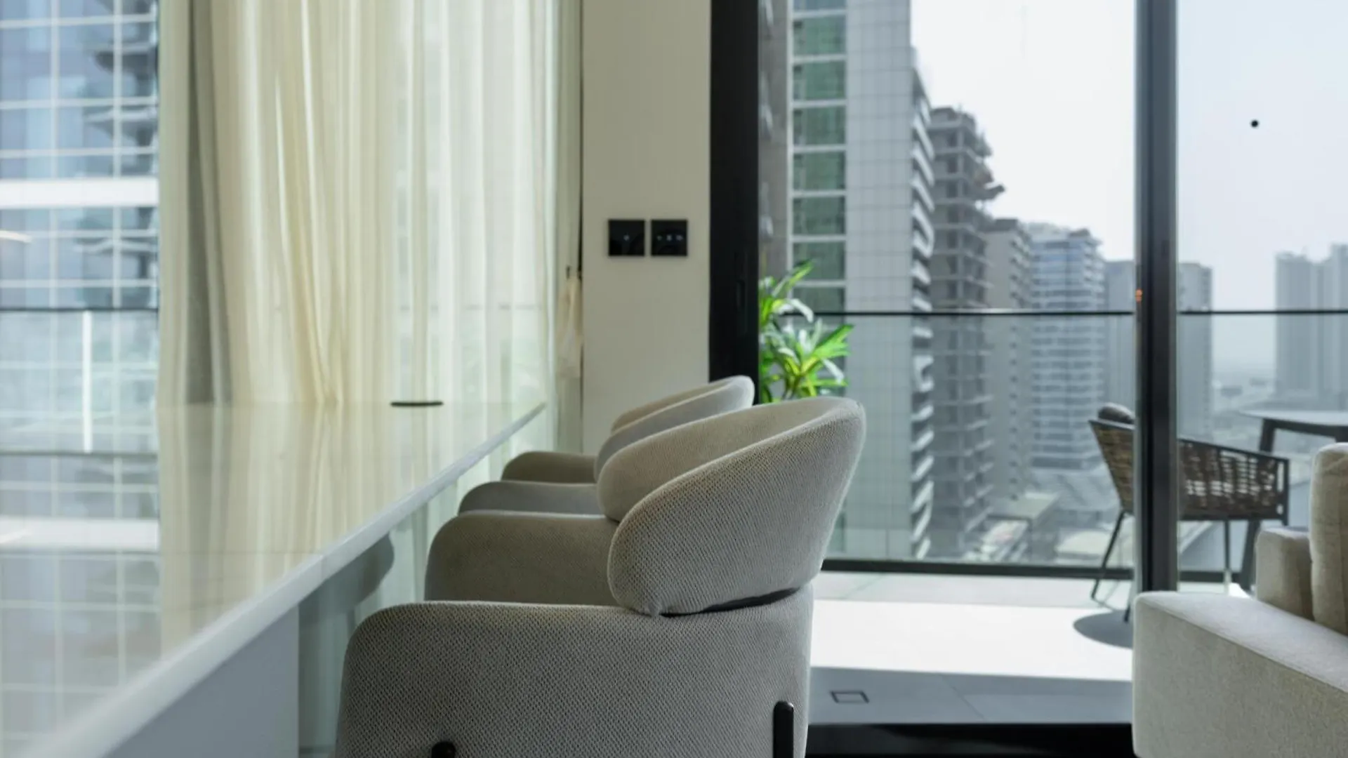 Stunning 2Bd Apartment Business Bay Dubai