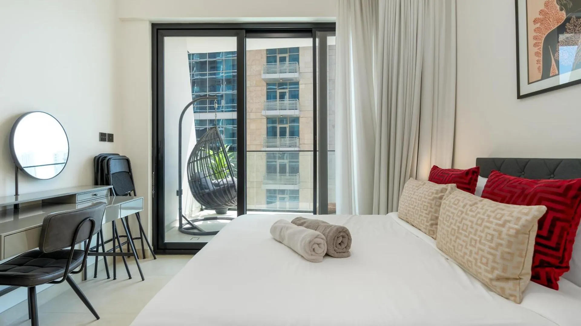 Stunning 2Bd Apartment Business Bay Dubai