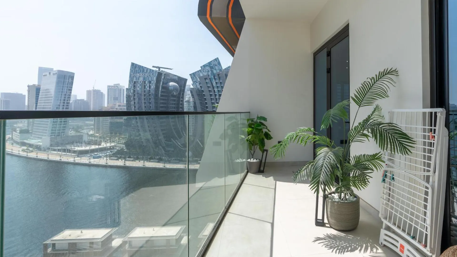 Stunning 2Bd Apartment Business Bay Dubai