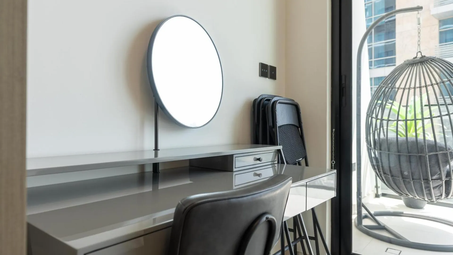 Stunning 2Bd Apartment Business Bay Dubai