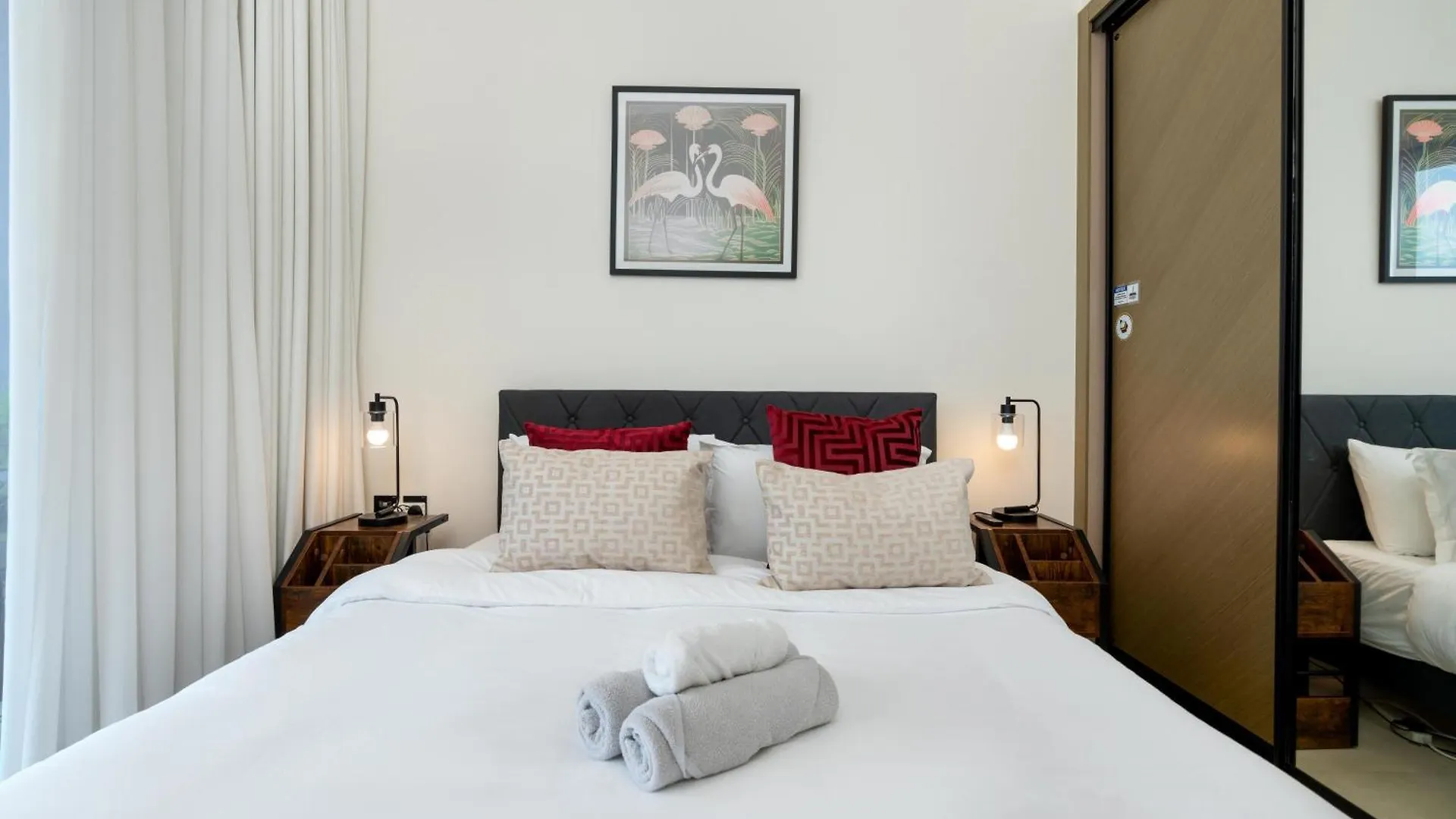 Stunning 2Bd Apartment Business Bay Dubai